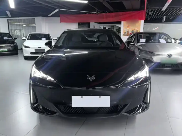 ARCFOX Arcfox Alpha S5 2024 560MAX 185kW — Фото автомобиля 2