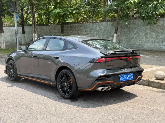 Changan UNI-V — Фото автомобиля 3