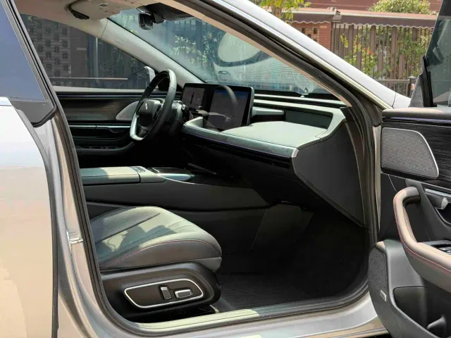 Xpeng P7 — Фото автомобиля 9