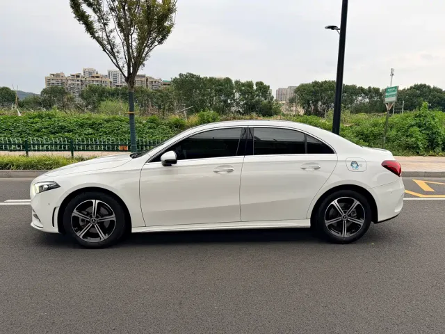 Mercedes-Benz A-Class — Фото автомобиля 3
