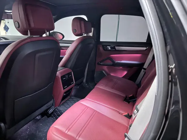 Porsche Cayenne — Фото автомобиля 9