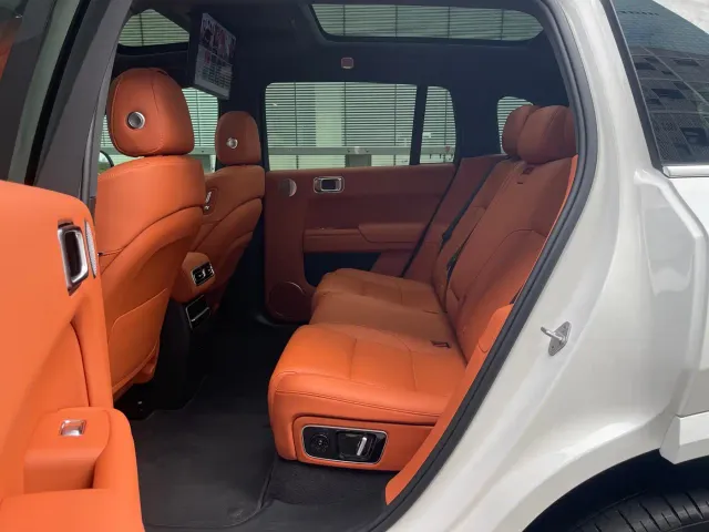 Li Auto L7 — Фото автомобиля 12