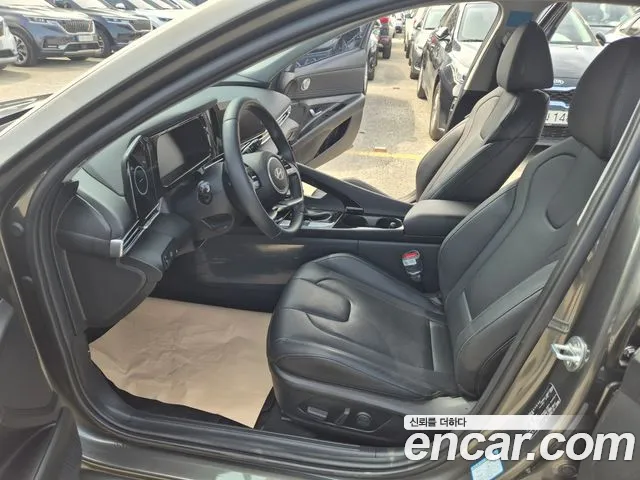 Hyundai Avante CN7 — Фото автомобиля 11