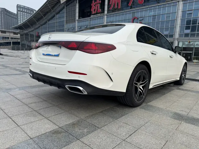 Mercedes-Benz E-Class — Фото автомобиля 9