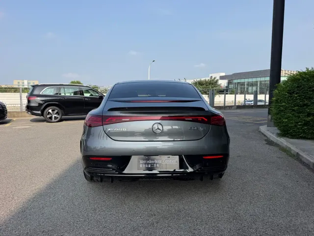 Mercedes-Benz EQE AMG — Фото автомобиля 19
