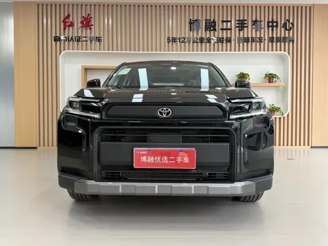 Toyota RAV4 — Фото автомобиля 4