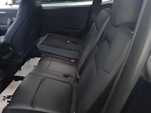Tesla Model Y — Фото автомобиля 16