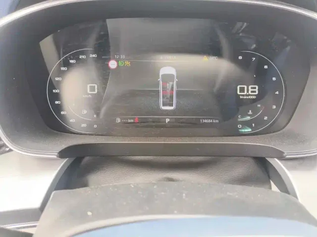 Roewe iMAX8 — Фото автомобиля 4