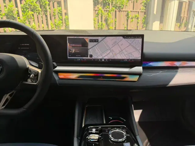BMW 5 Series — Фото автомобиля 14