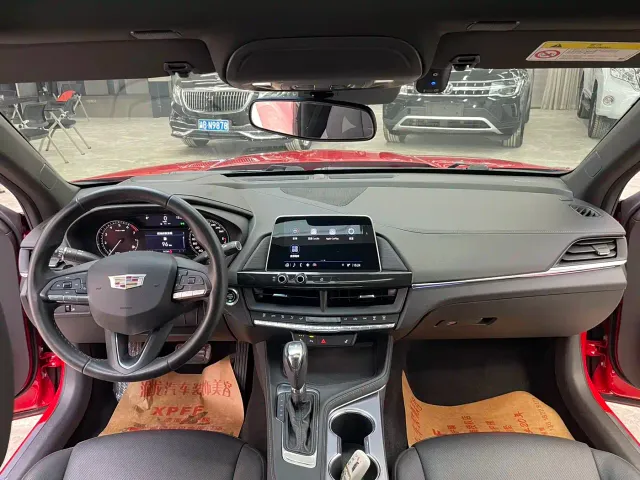 Cadillac CT4 — Фото автомобиля 15