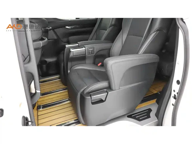 Toyota Vellfire — Фото автомобиля 7