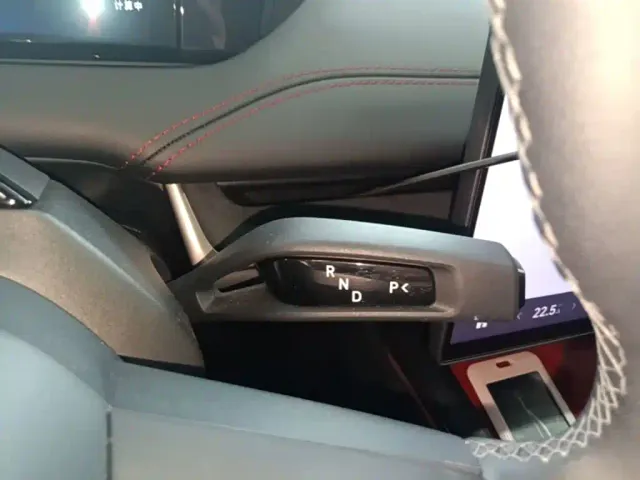 Xiaomi SU7 — Фото автомобиля 13