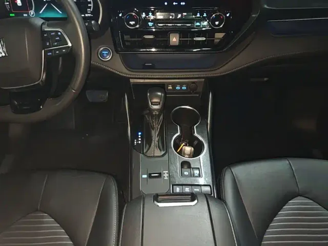 Toyota Crown Kluger — Фото автомобиля 13
