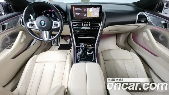 BMW 8 Series G15 — Фото автомобиля 10