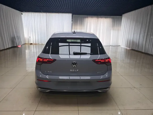 Volkswagen Golf — Фото автомобиля 5