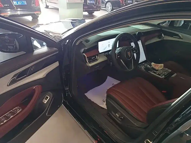 Hongqi H5 PHEV — Фото автомобиля 15