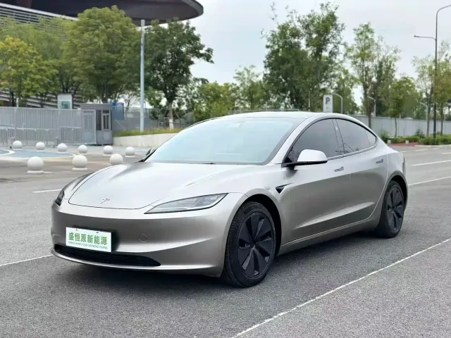 Фотография автомобиля — Tesla Model 3