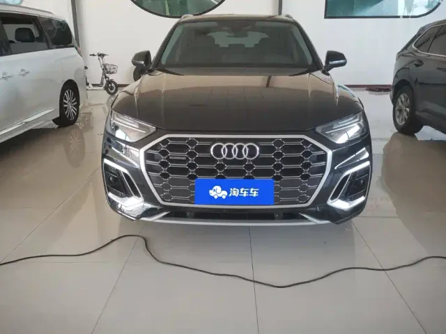 Audi Q5L — Фото автомобиля 2