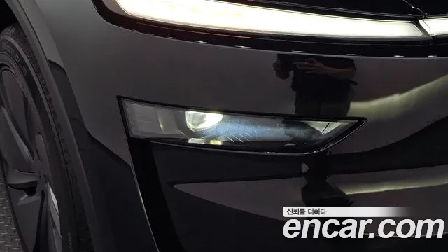 Tesla Model Y — Фото автомобиля 7