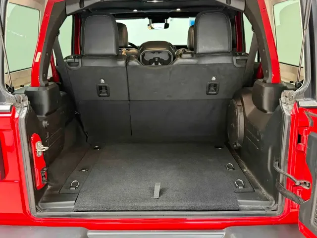 Jeep Wrangler — Фото автомобиля 17
