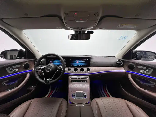 Mercedes-Benz E-Class — Фото автомобиля 14