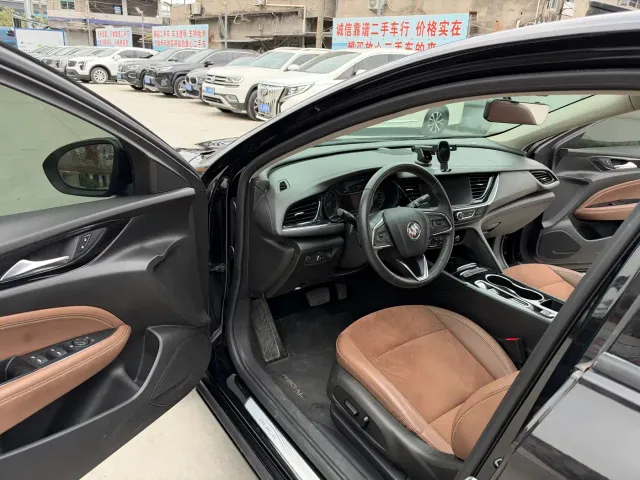 Buick Regal — Фото автомобиля 7