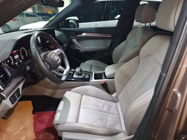 Audi Q5L — Фото автомобиля 14