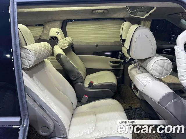 Kia Carnival Generation 4 — Фото автомобиля 12