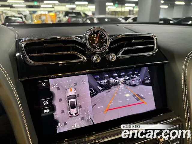 Bentley Bentayga Bentayga 4.0 V8 EWB First Edition — Фото автомобиля 8