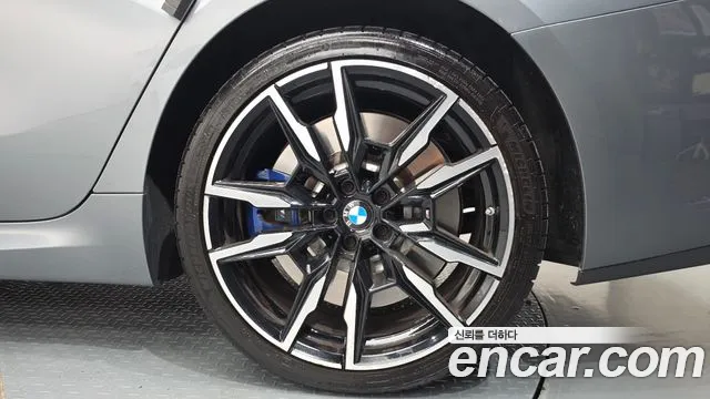 BMW 8 Series G15 — Фото автомобиля 21