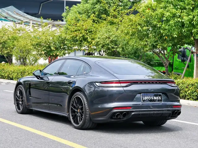 Porsche Panamera — Фото автомобиля 6