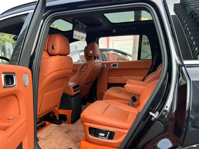 Li Auto L9 — Фото автомобиля 10