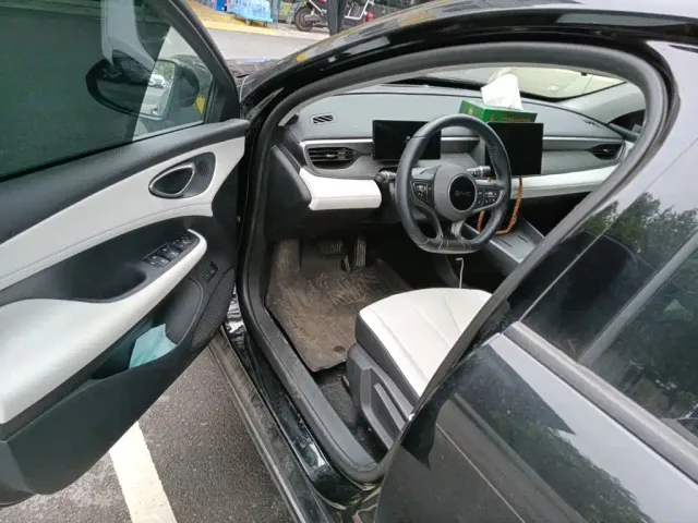 BYD Seal 05 DM-i — Фото автомобиля 17