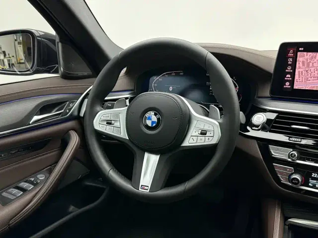 BMW 5 Series — Фото автомобиля 22