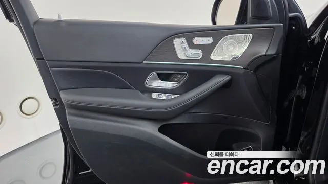 Mercedes-Benz GLE-Class — Фото автомобиля 13