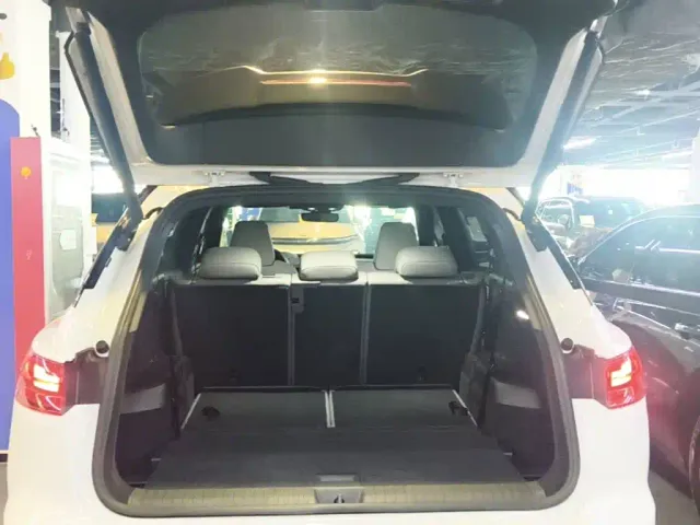 Audi Q5 e-tron — Фото автомобиля 18
