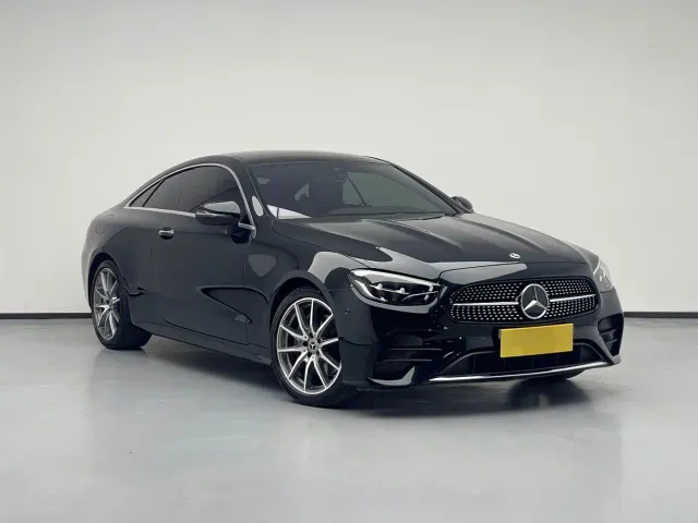 Mercedes-Benz E-Class — Фото автомобиля 6