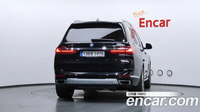 BMW X7 — Фото автомобиля 3