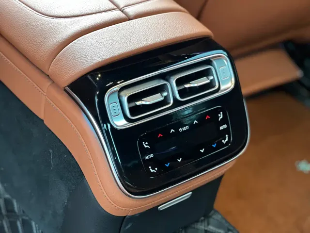 Mercedes-Benz S-Class — Фото автомобиля 8