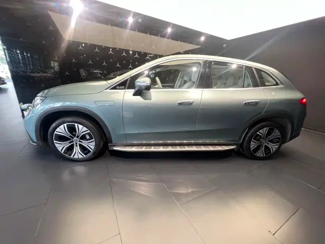 Mercedes-Benz EQE SUV — Фото автомобиля 3