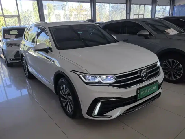 Volkswagen Tiguan L PHEV — Фото автомобиля 3