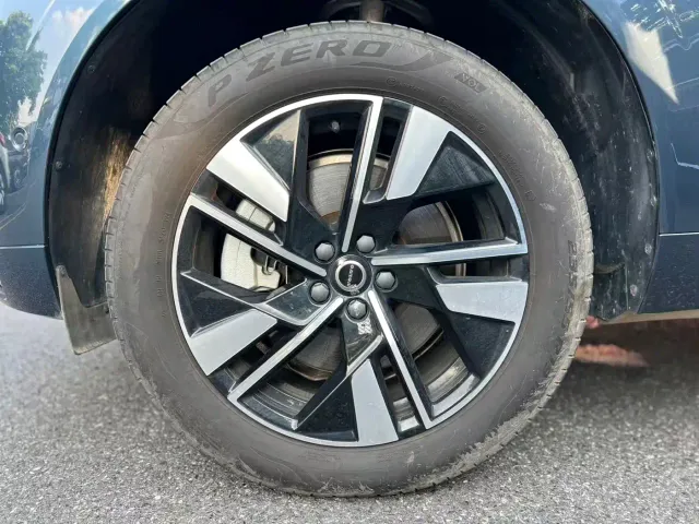 Volvo XC60 — Фото автомобиля 6