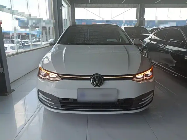 Volkswagen Golf — Фото автомобиля 2