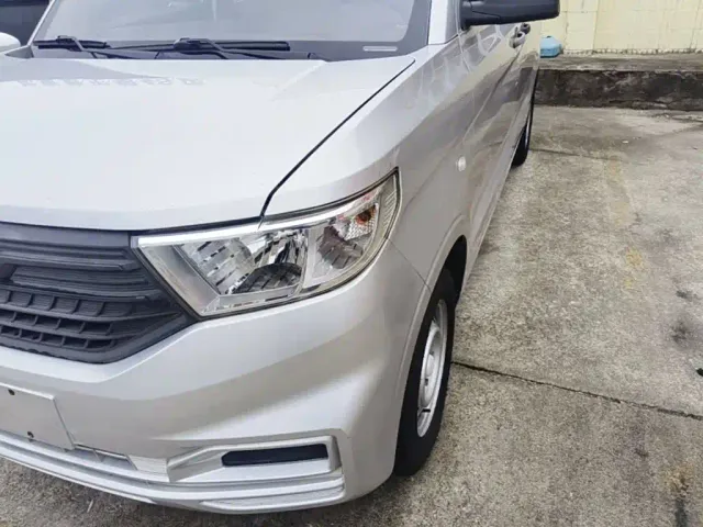 Wuling Hongguang V — Фото автомобиля 23