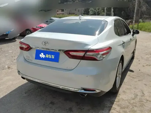 Toyota Camry — Фото автомобиля 3