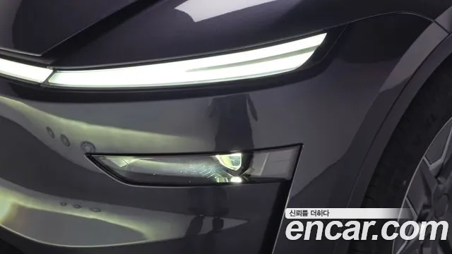 Tesla Model Y — Фото автомобиля 21