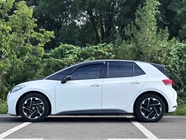 Volkswagen ID.3 — Фото автомобиля 4