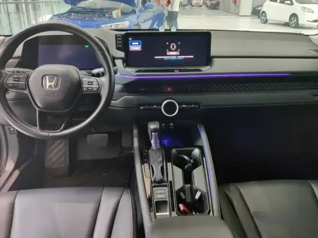 Honda Accord — Фото автомобиля 12