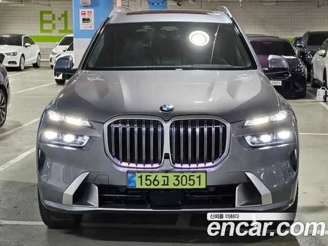BMW X7 — Фото автомобиля 3