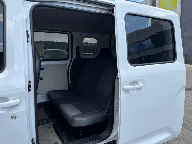 Wuling Zhiguang NEV — Фото автомобиля 5